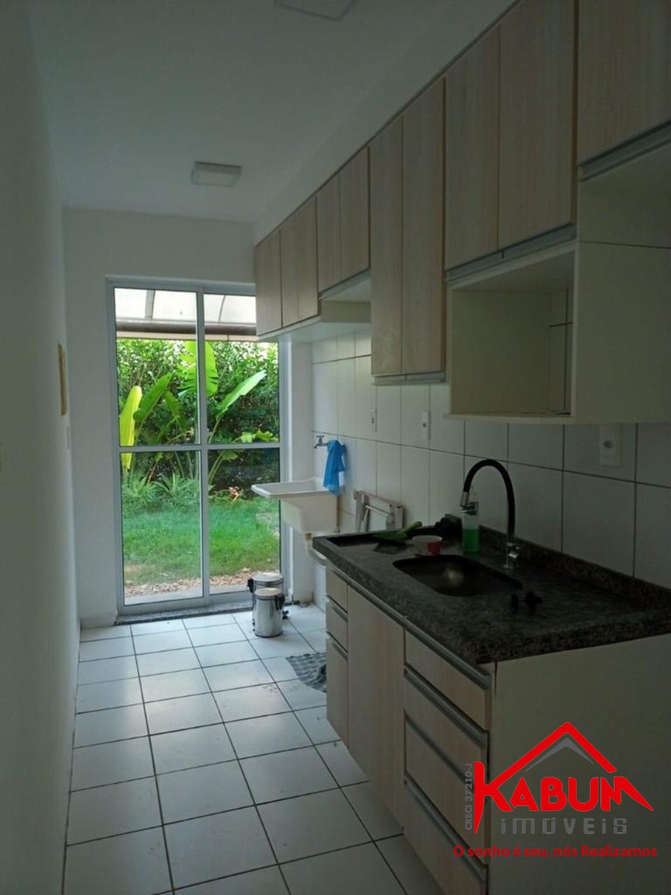 Apartamento à venda com 2 quartos, 65m² - Foto 2