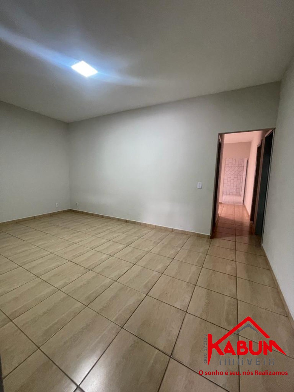 Casa à venda com 4 quartos, 250m² - Foto 2