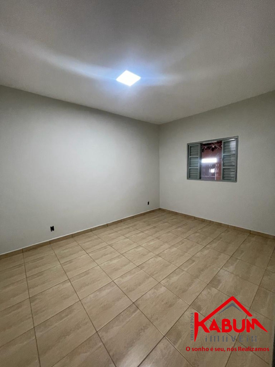 Casa à venda com 4 quartos, 250m² - Foto 4