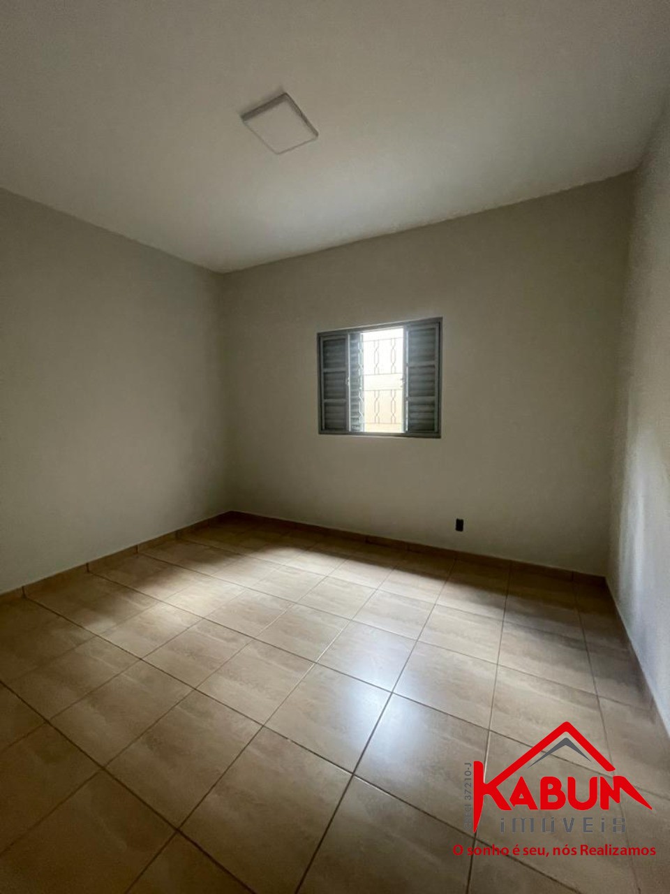 Casa à venda com 4 quartos, 250m² - Foto 3