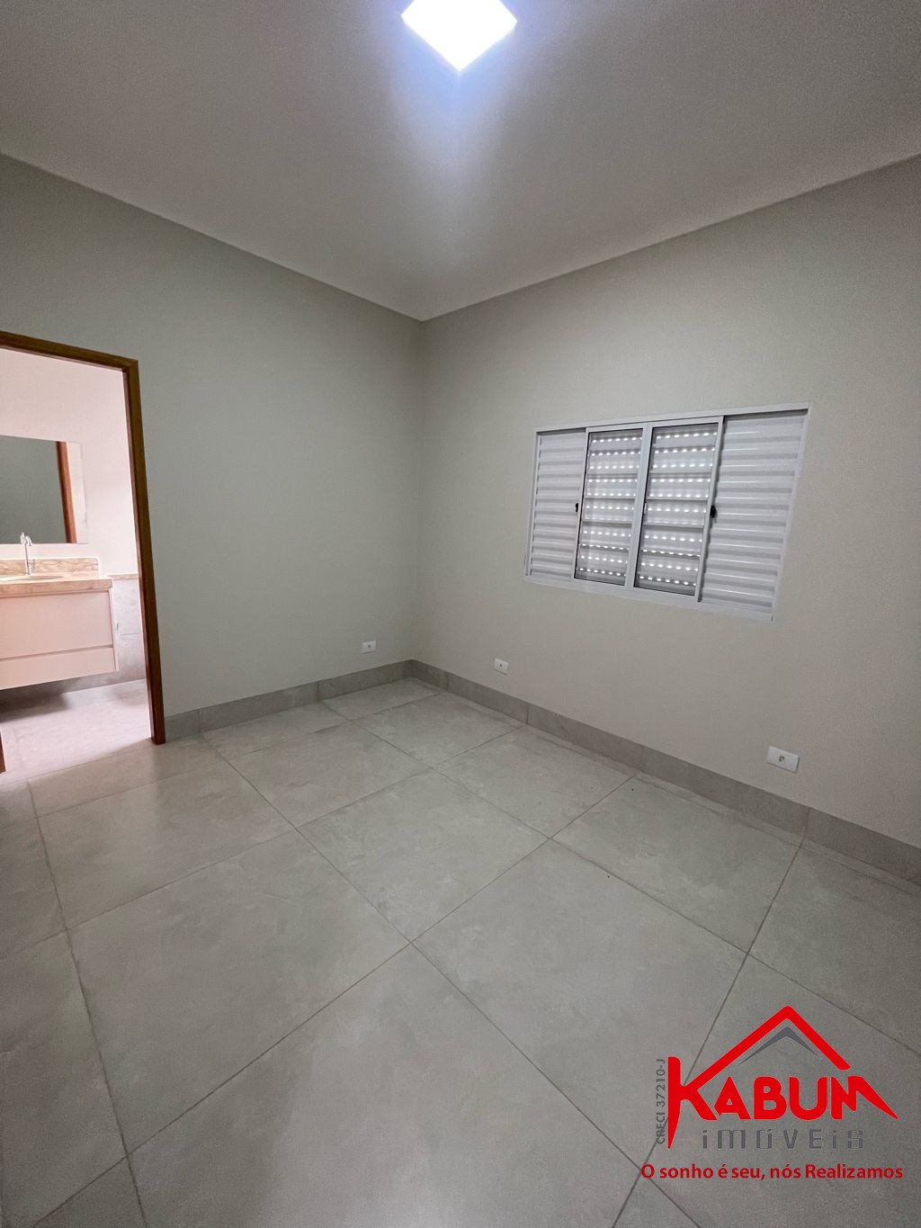 Casa à venda com 3 quartos, 137m² - Foto 4