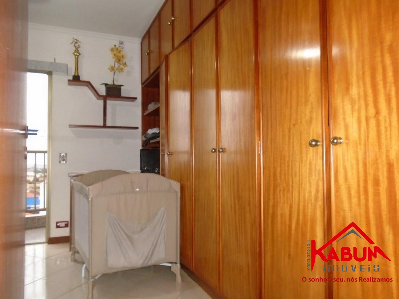 Apartamento à venda com 3 quartos, 300m² - Foto 2