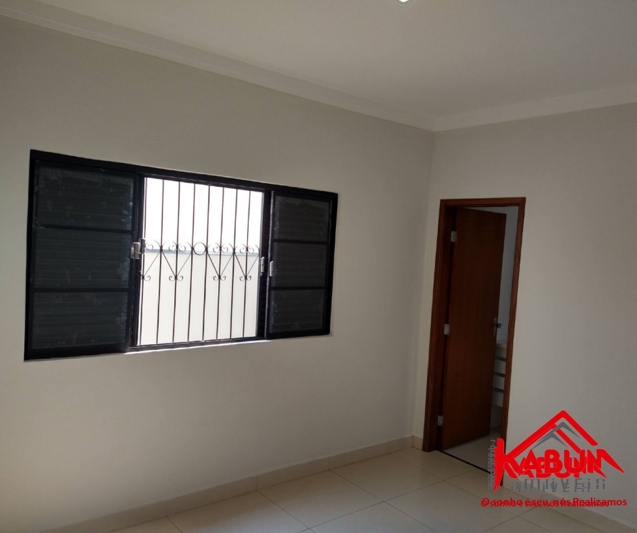 Casa à venda com 3 quartos, 225m² - Foto 2