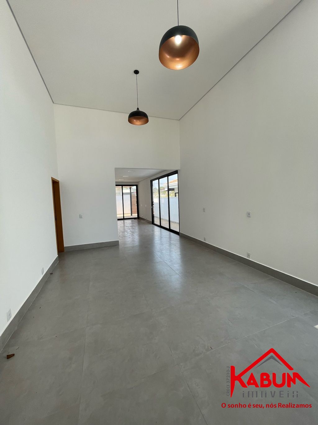 Casa à venda com 3 quartos, 180m² - Foto 1