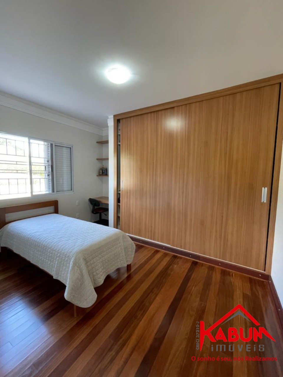 Casa à venda com 4 quartos, 3000m² - Foto 7