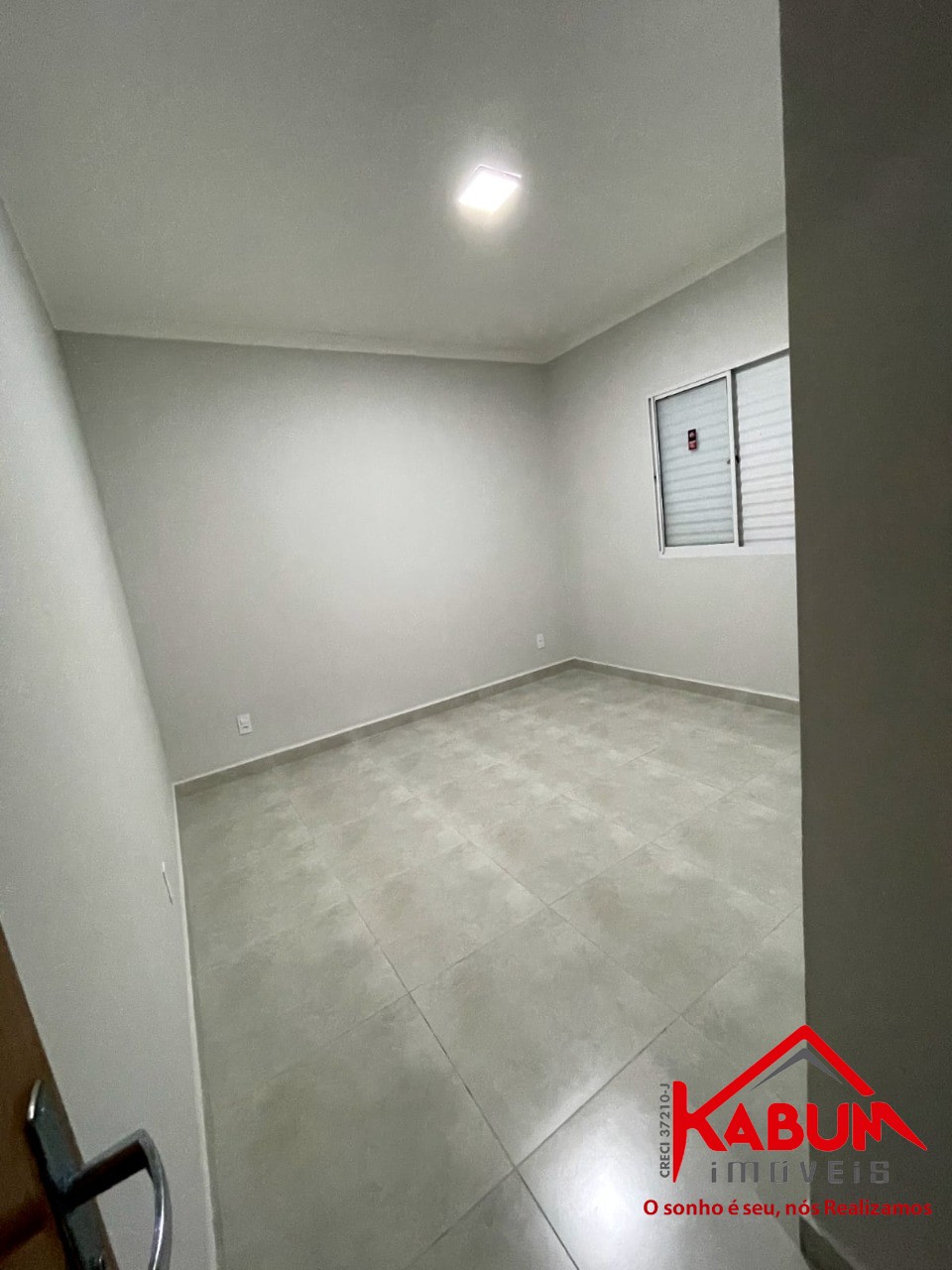 Casa à venda com 2 quartos, 150m² - Foto 4