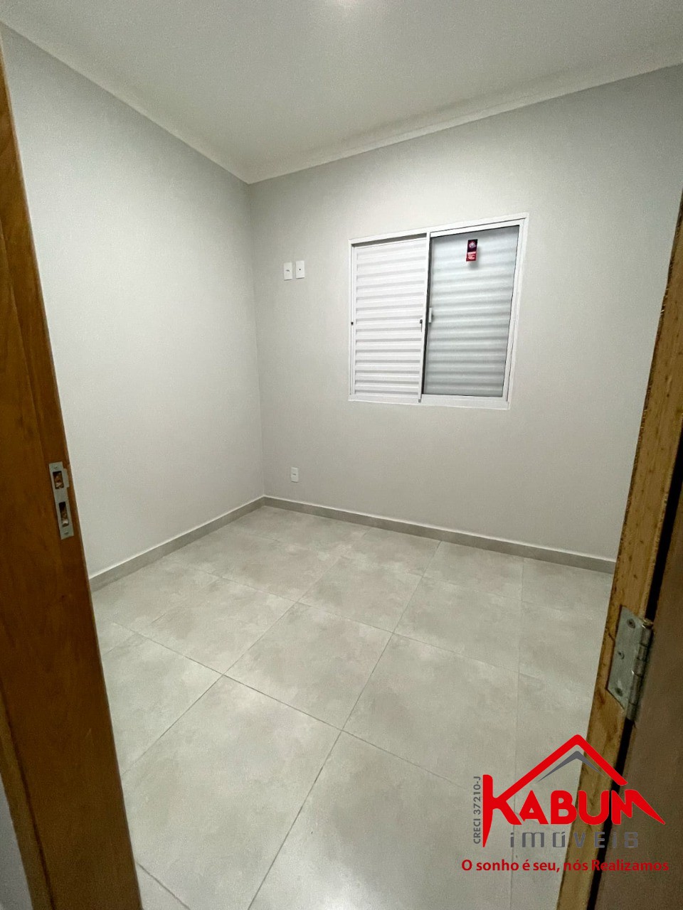 Casa à venda com 2 quartos, 150m² - Foto 2