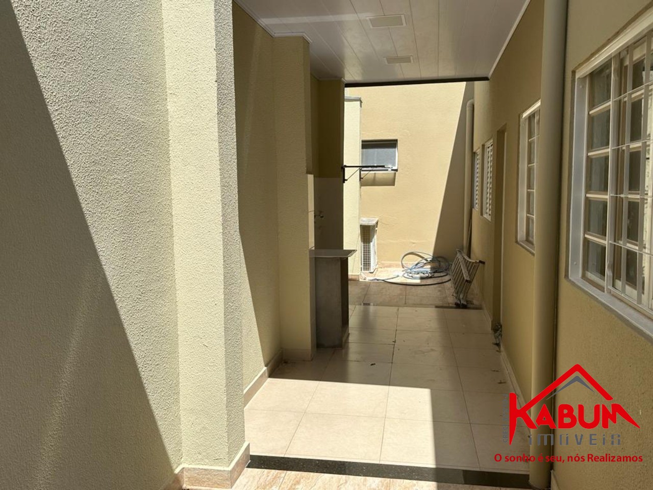 Casa à venda com 3 quartos, 168m² - Foto 4