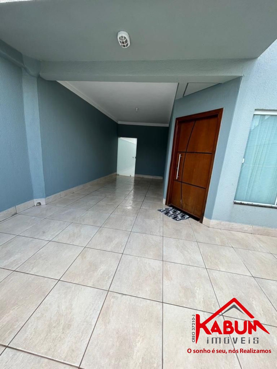 Casa à venda com 3 quartos, 198m² - Foto 1