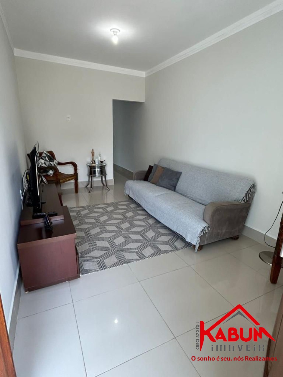 Casa à venda com 3 quartos, 198m² - Foto 2