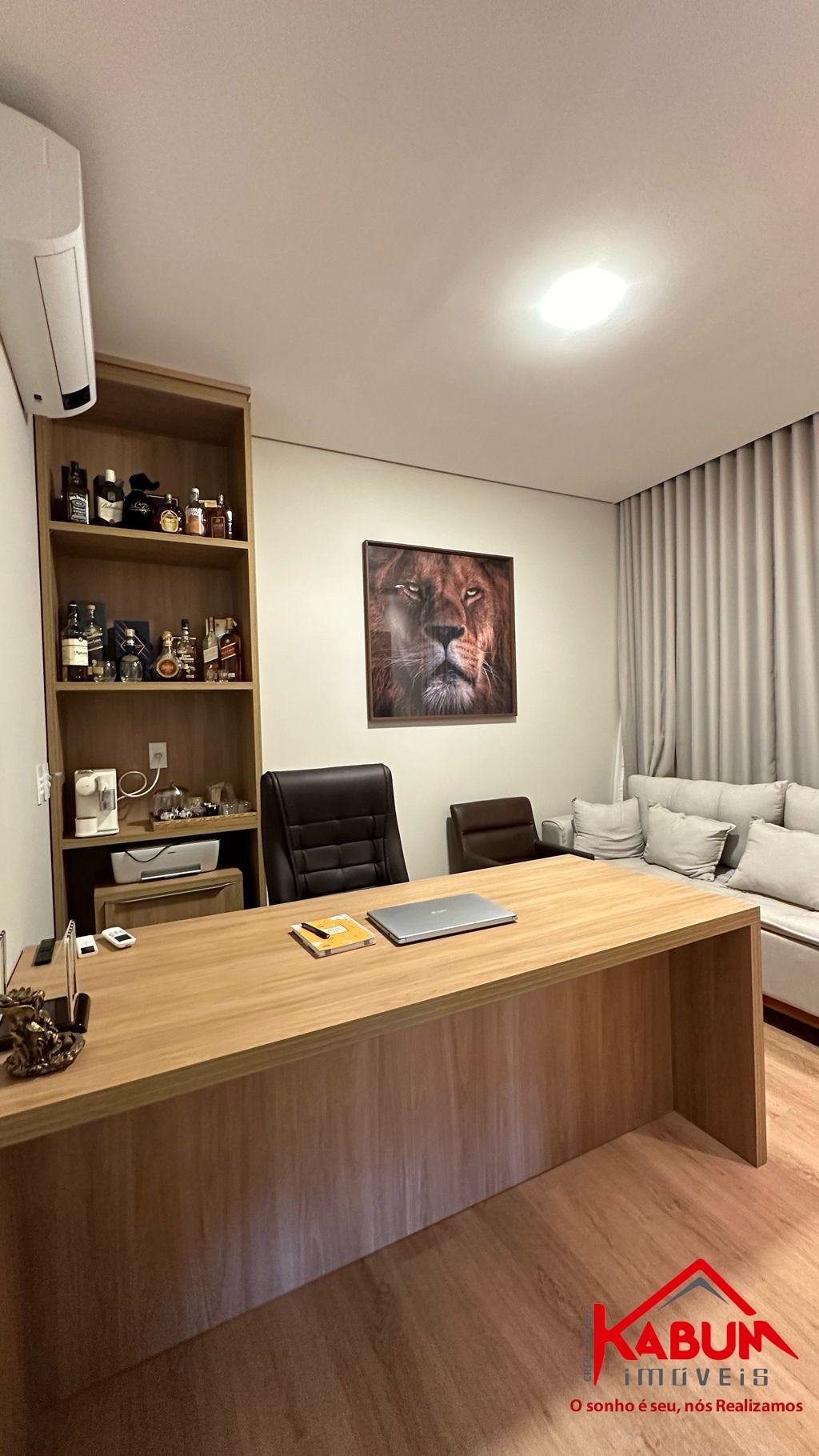 Casa à venda com 3 quartos, 290m² - Foto 1