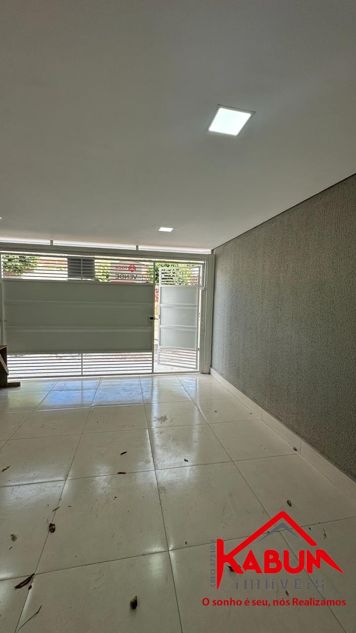 Casa à venda com 2 quartos, 125m² - Foto 1