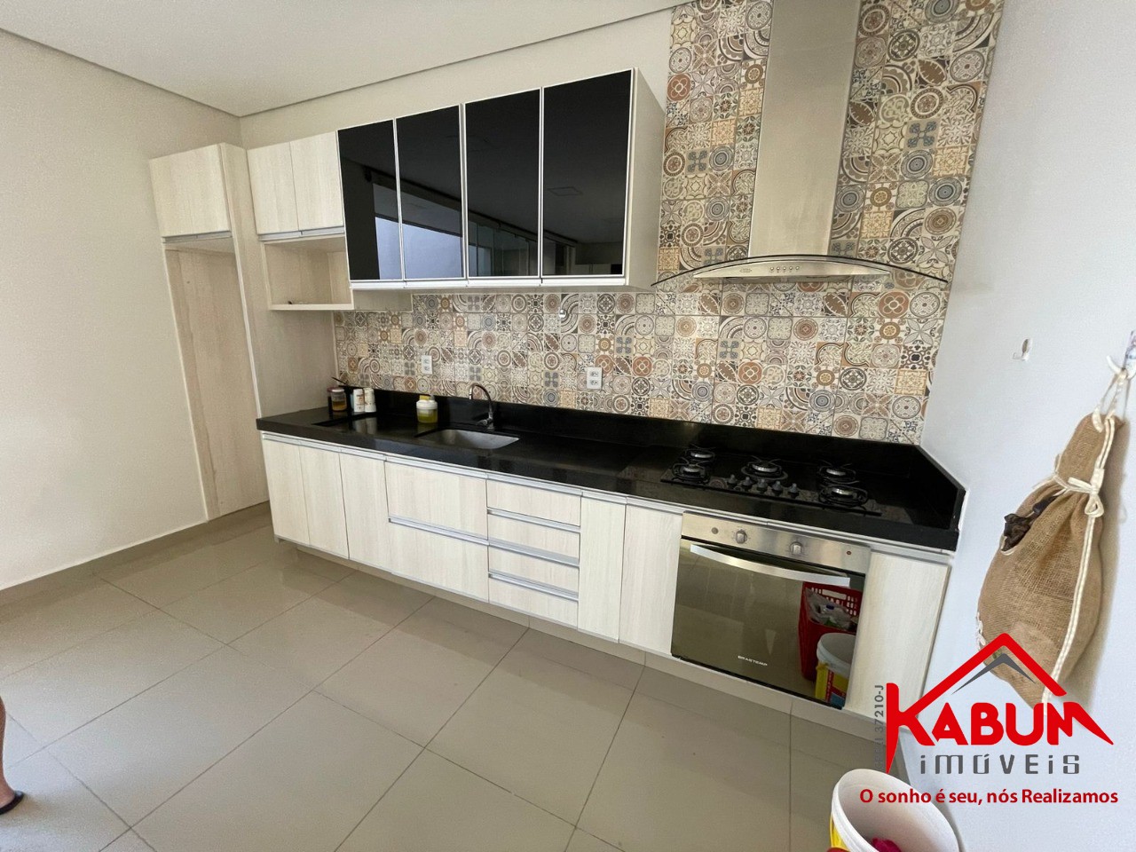 Casa à venda com 3 quartos, 340m² - Foto 1