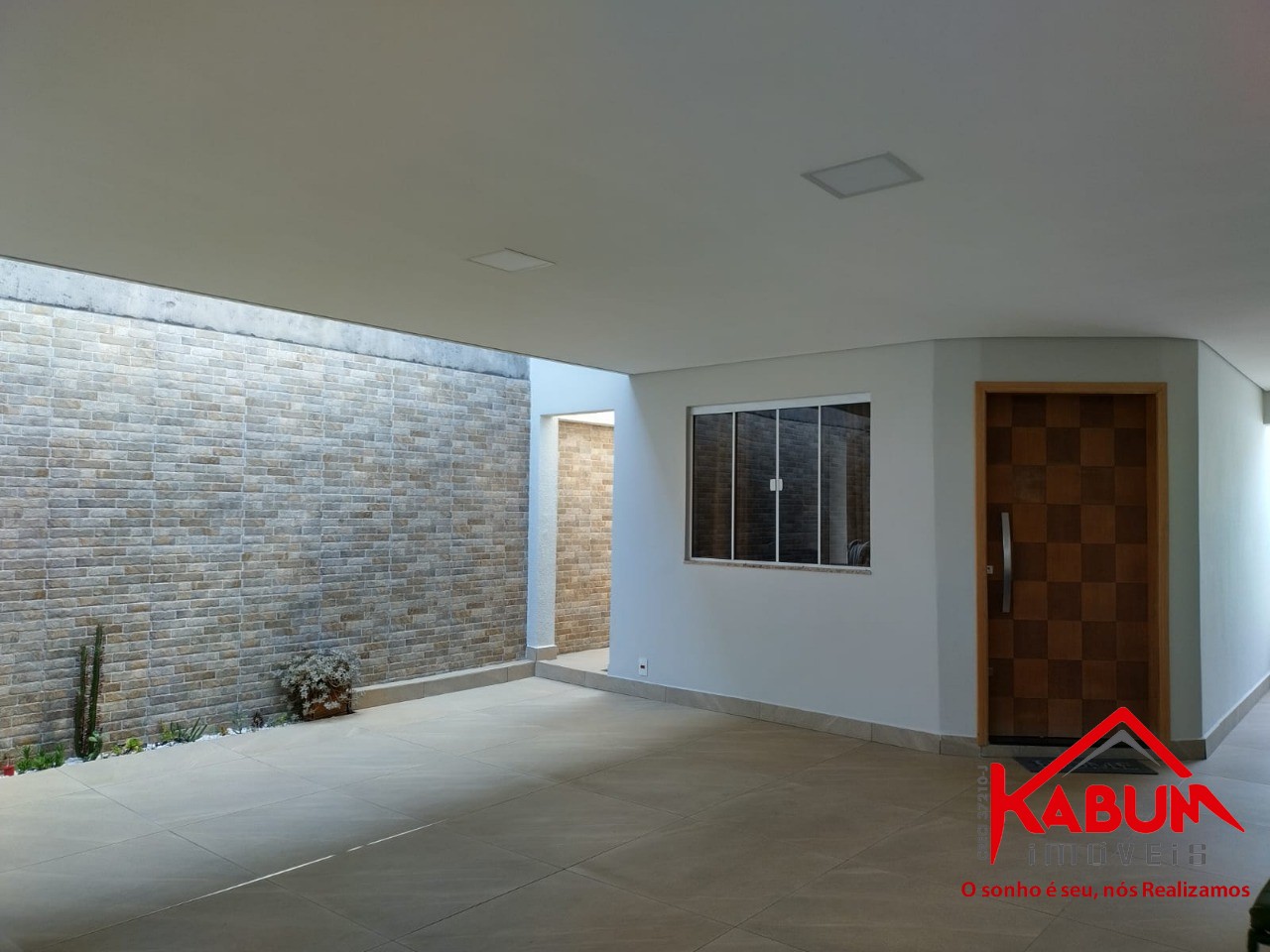 Casa à venda com 2 quartos, 195m² - Foto 1