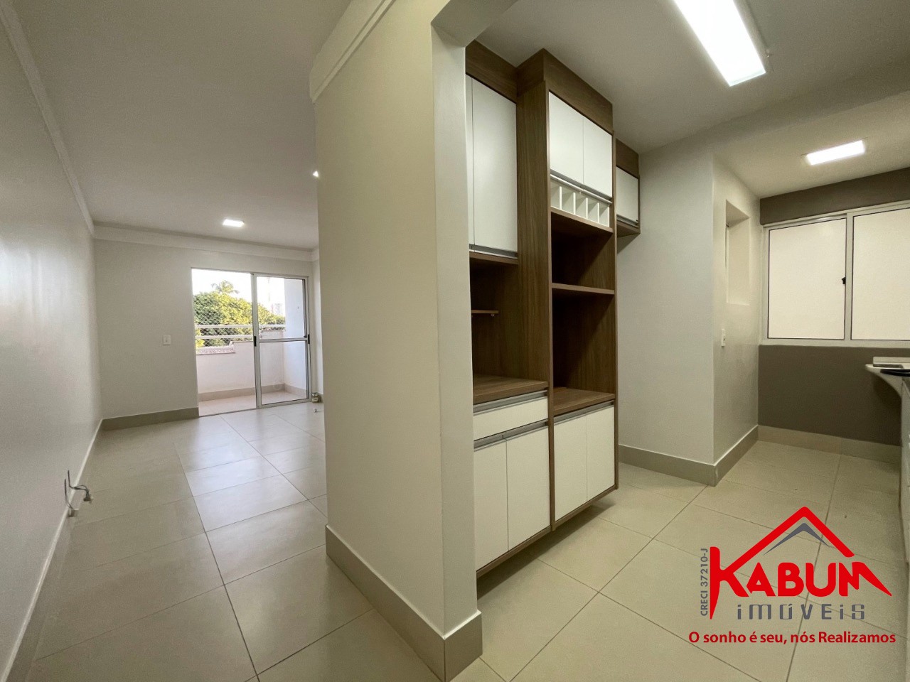 Apartamento à venda com 3 quartos, 68m² - Foto 2