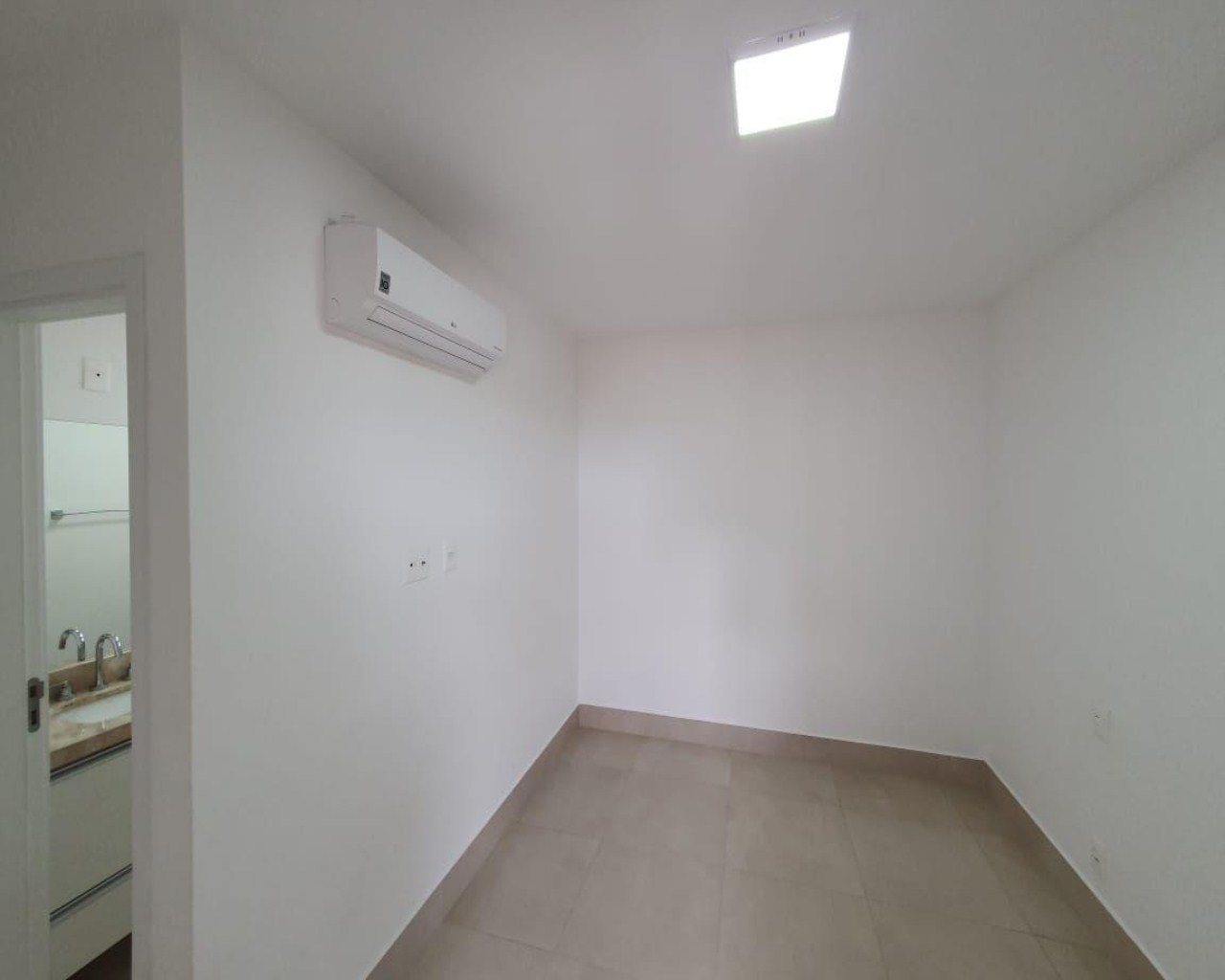 Apartamento à venda com 3 quartos, 82m² - Foto 2