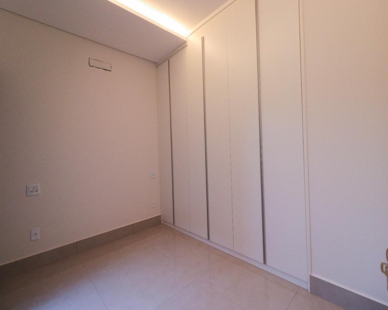 Casa à venda com 3 quartos, 187m² - Foto 2