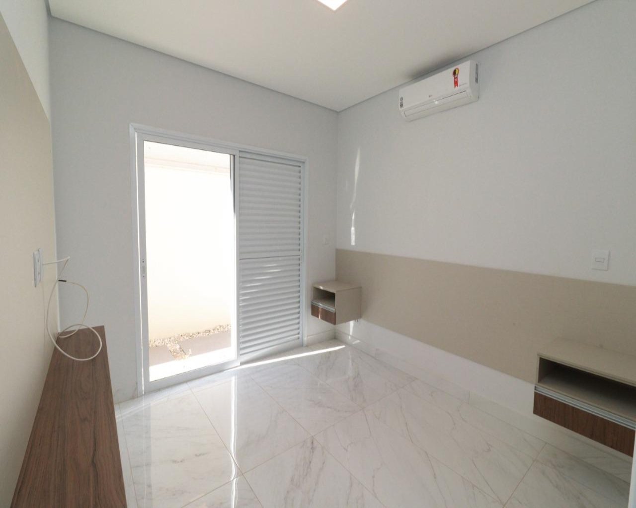 Casa à venda com 5 quartos, 308m² - Foto 19