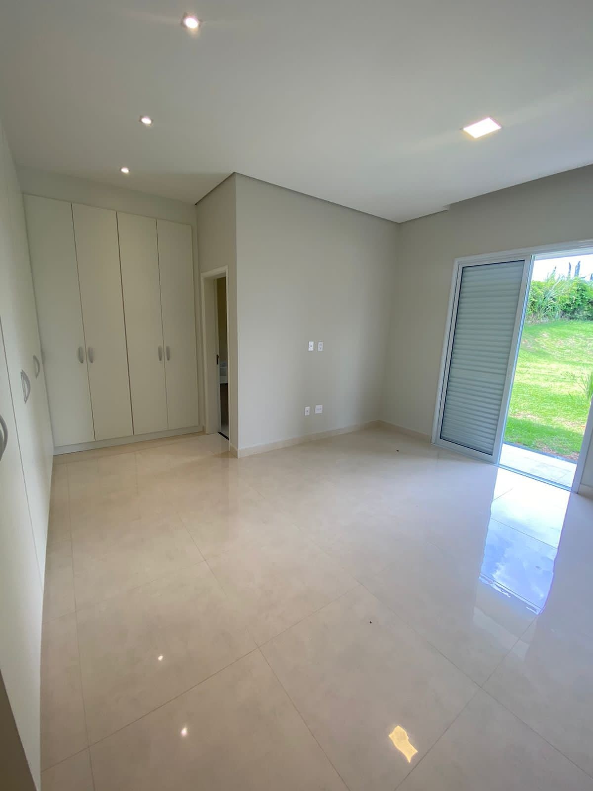 Casa à venda com 3 quartos, 1000m² - Foto 25