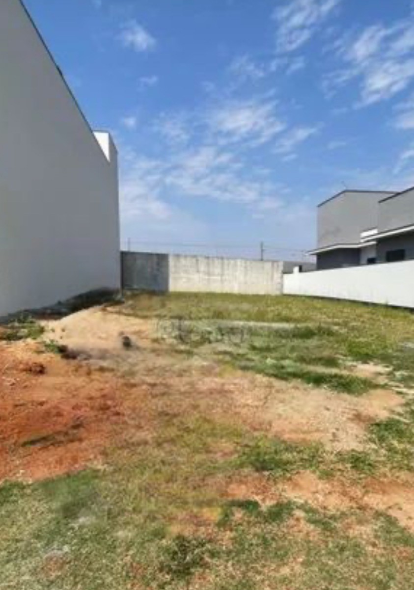 Terreno à venda, 300m² - Foto 1