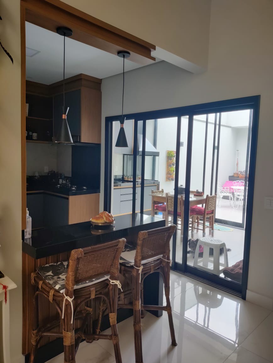 Casa à venda com 3 quartos, 210m² - Foto 10