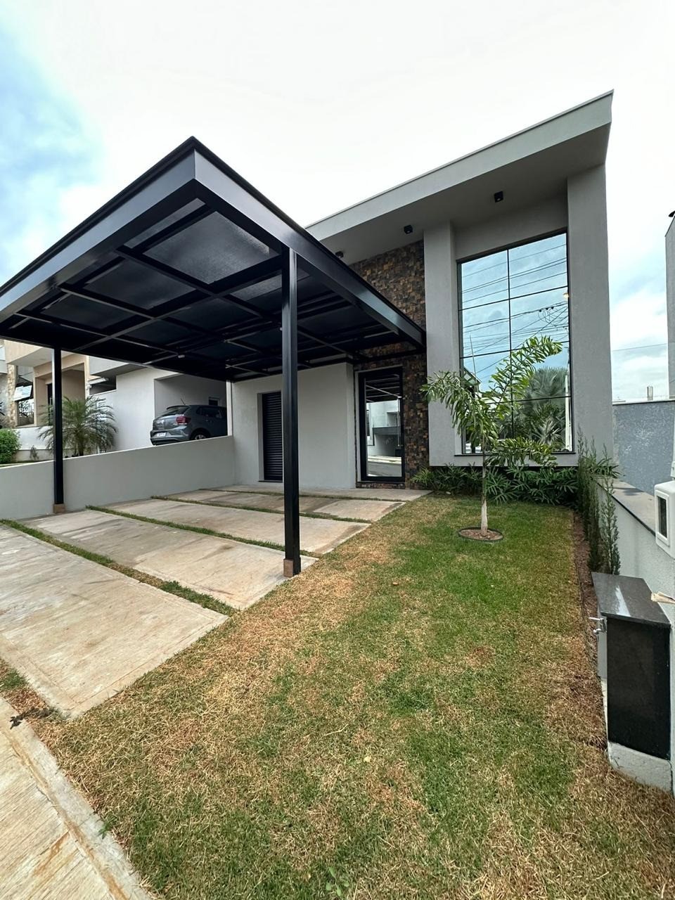 Casa à venda com 3 quartos, 200m² - Foto 1