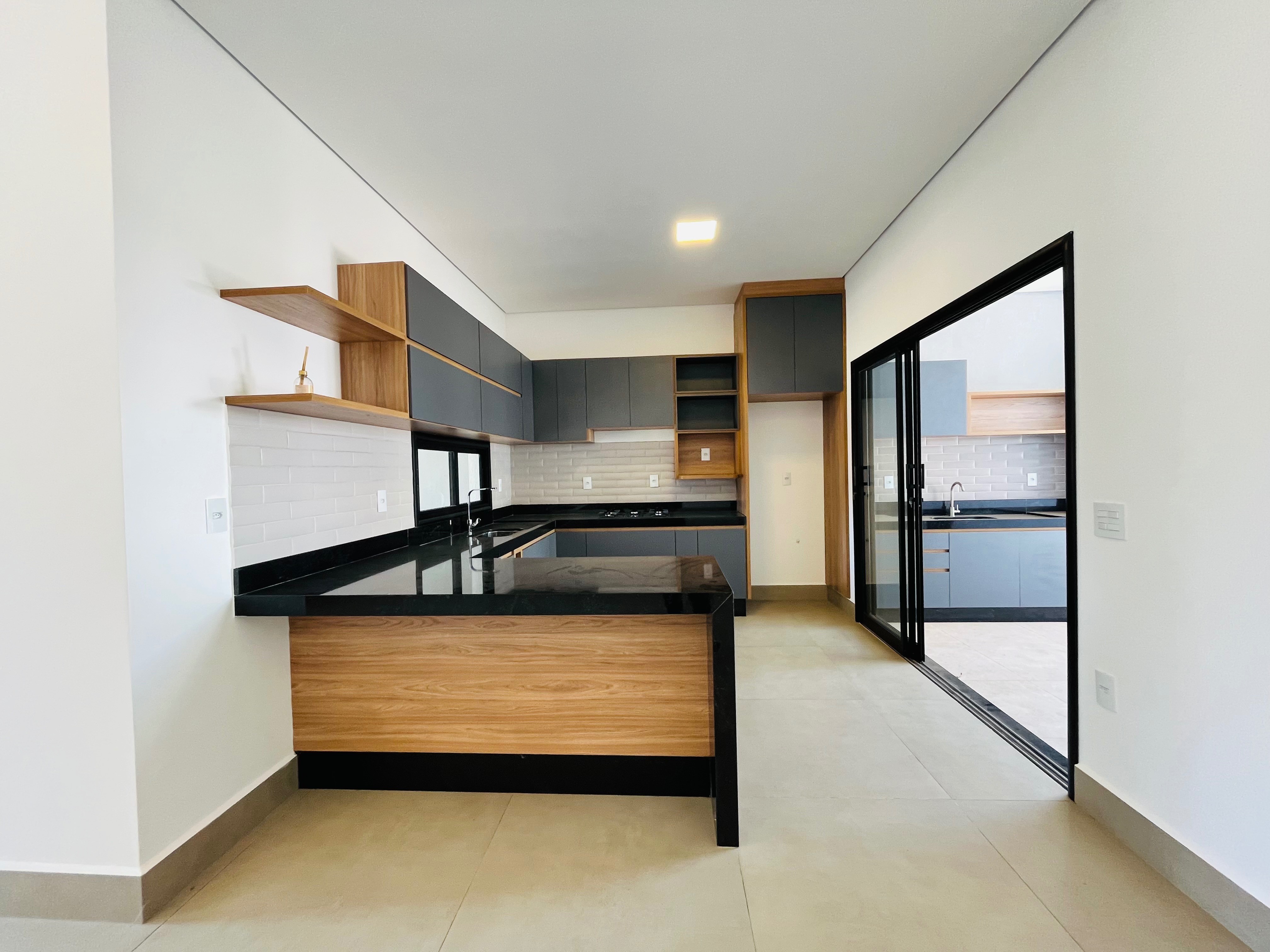 Casa à venda com 3 quartos, 200m² - Foto 9