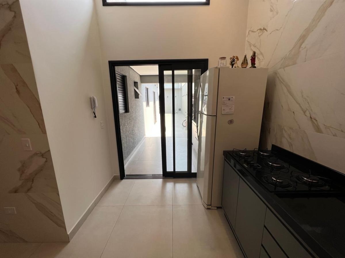 Casa à venda com 3 quartos, 117m² - Foto 4