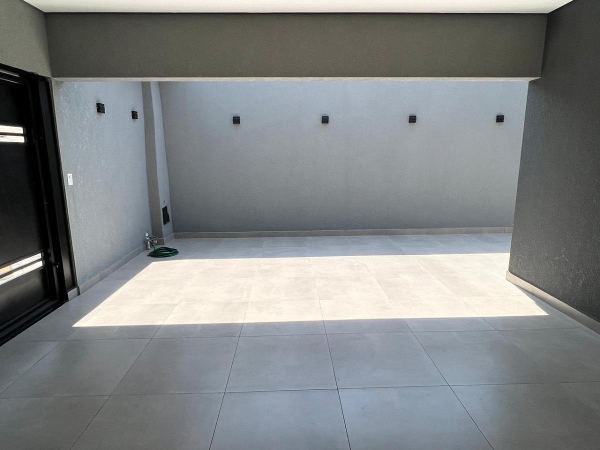 Casa à venda com 3 quartos, 117m² - Foto 14