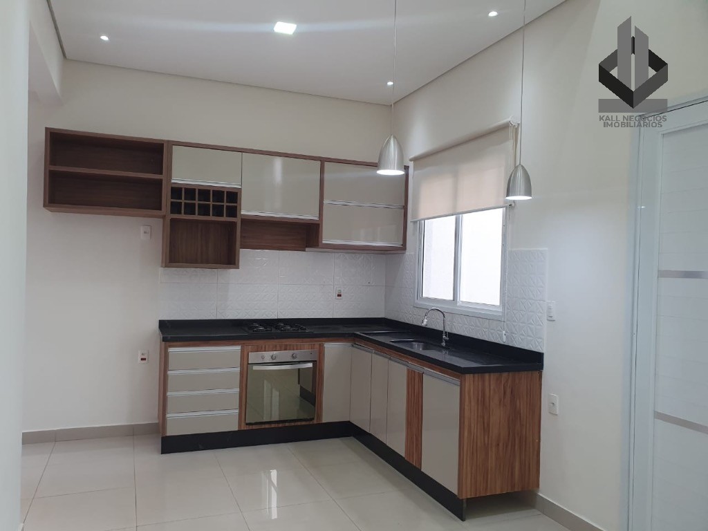 Casa à venda e aluguel com 3 quartos, 150m² - Foto 3