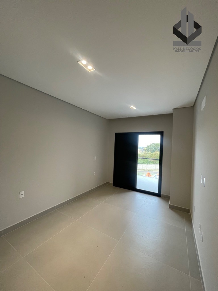 Casa à venda com 3 quartos, 306m² - Foto 20