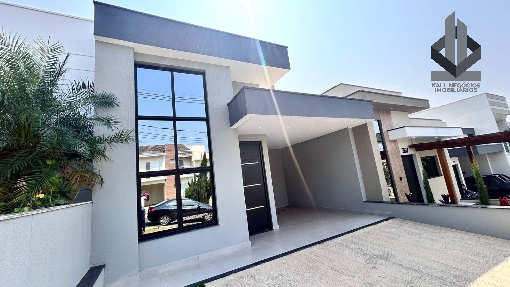 Casa à venda com 3 quartos, 105m² - Foto 1