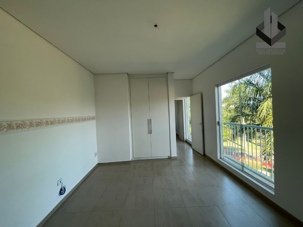 Casa para alugar com 3 quartos, 300m² - Foto 14