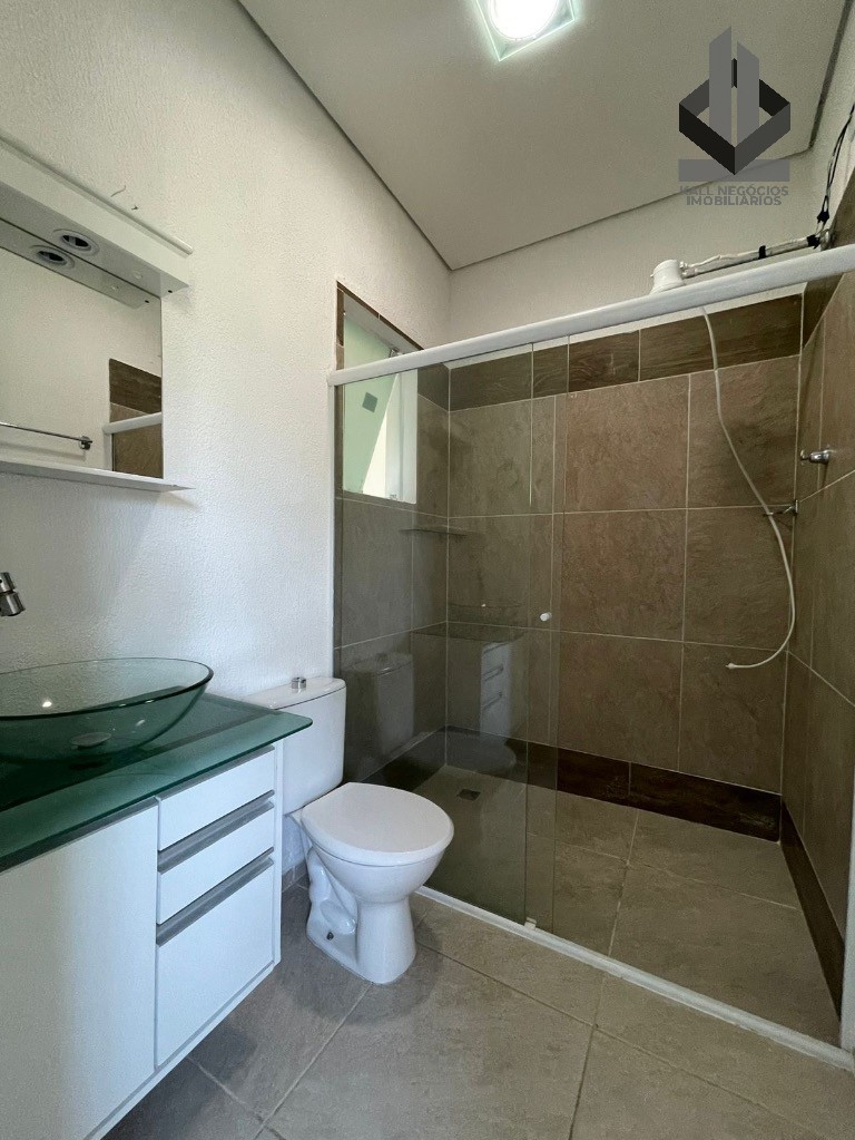 Casa para alugar com 3 quartos, 300m² - Foto 17