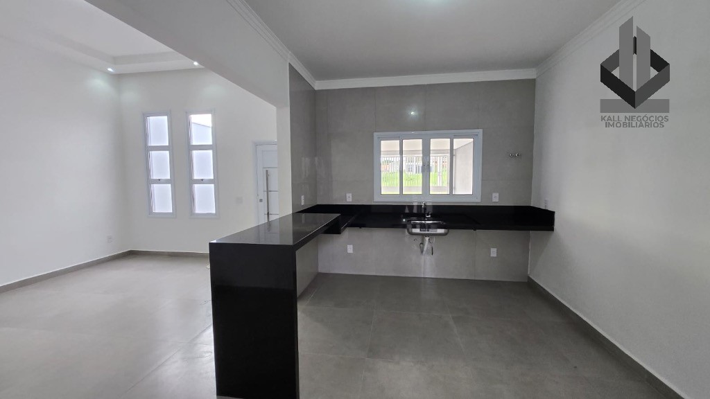 Casa à venda com 2 quartos, 150m² - Foto 2