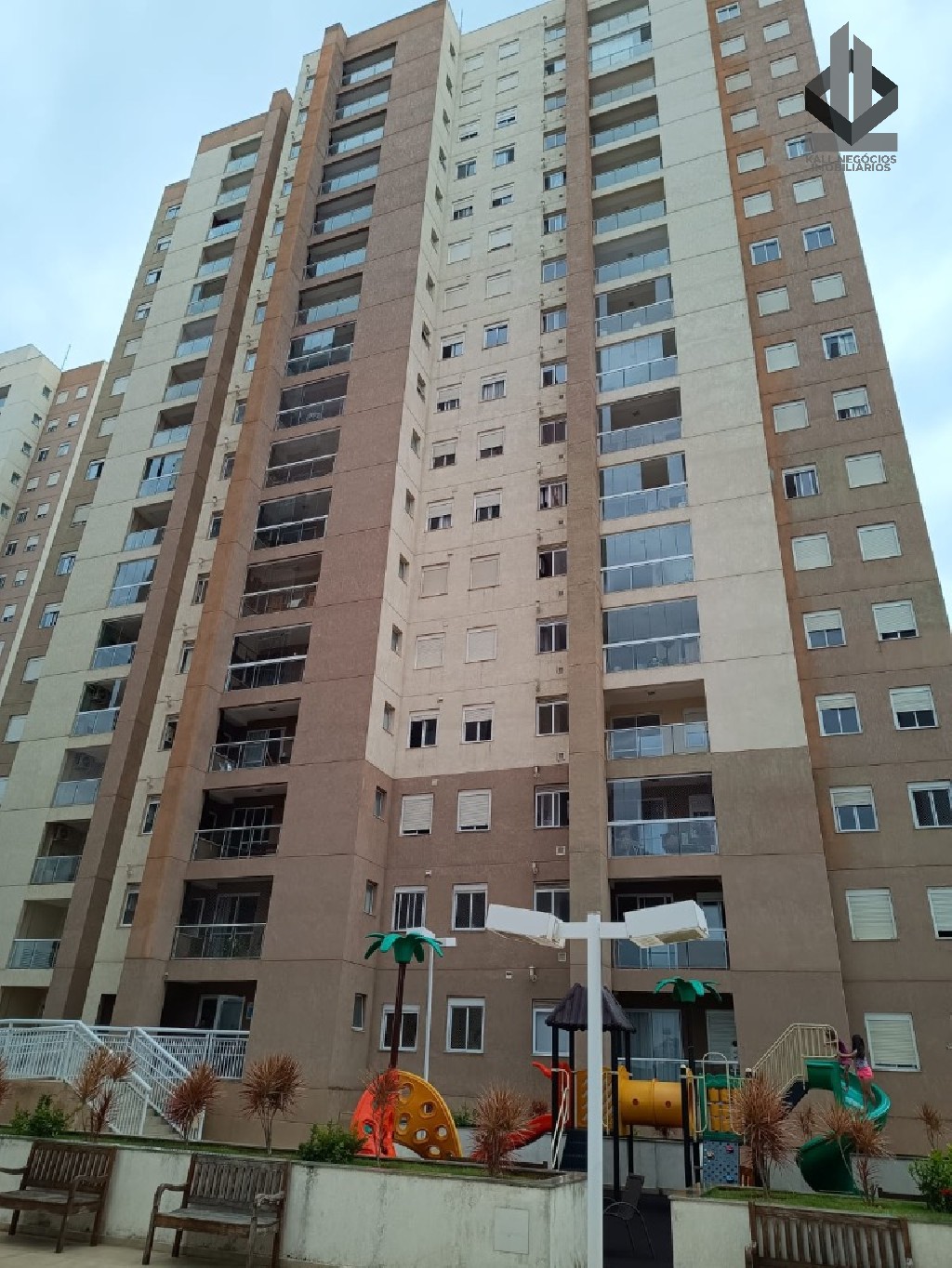 Apartamento à venda com 3 quartos, 92m² - Foto 2