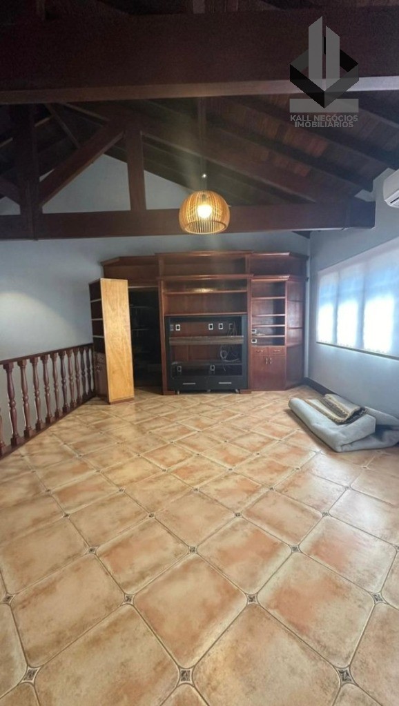 Casa à venda e aluguel com 5 quartos, 375m² - Foto 11