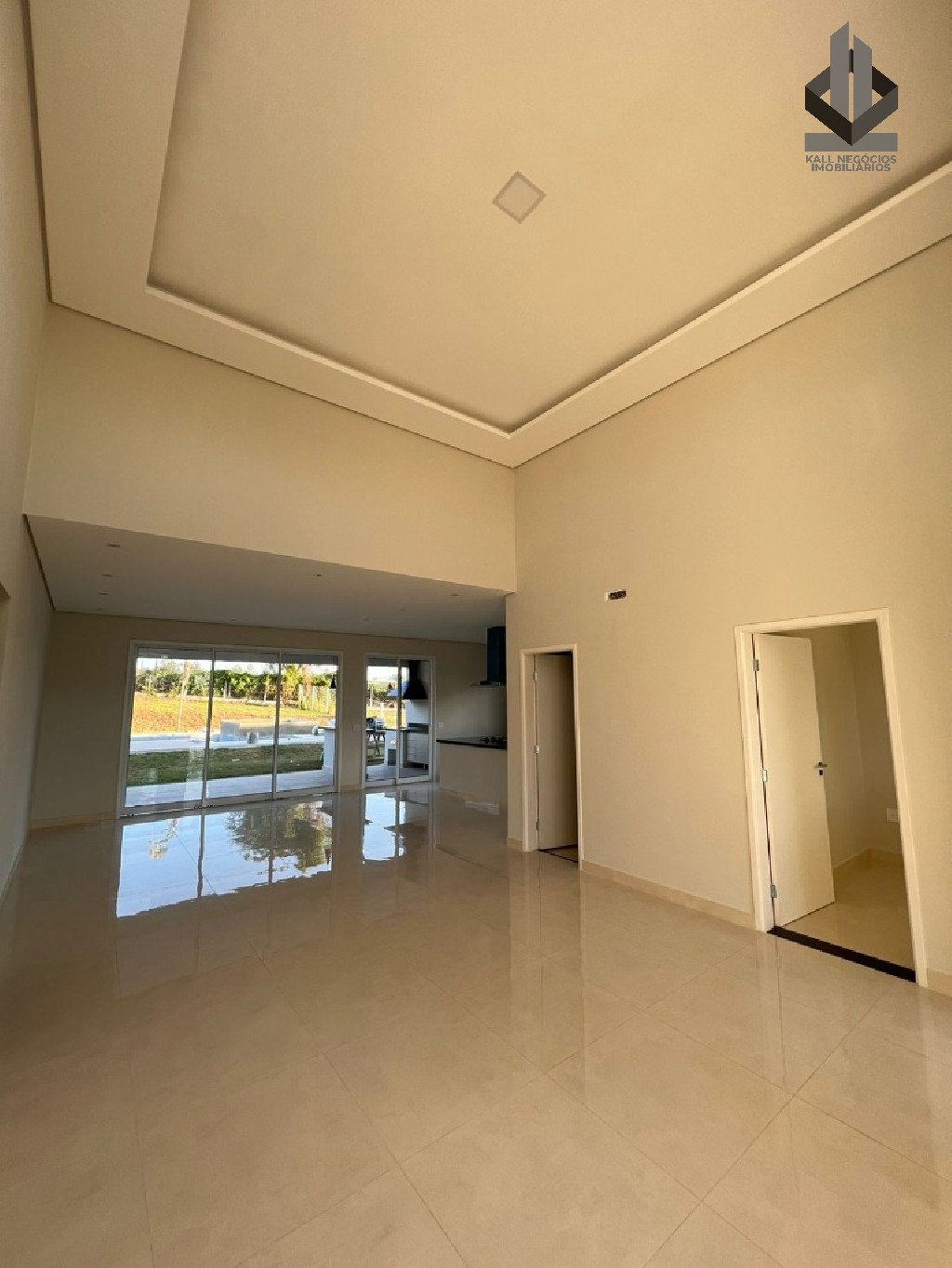 Casa à venda com 3 quartos, 1000m² - Foto 8