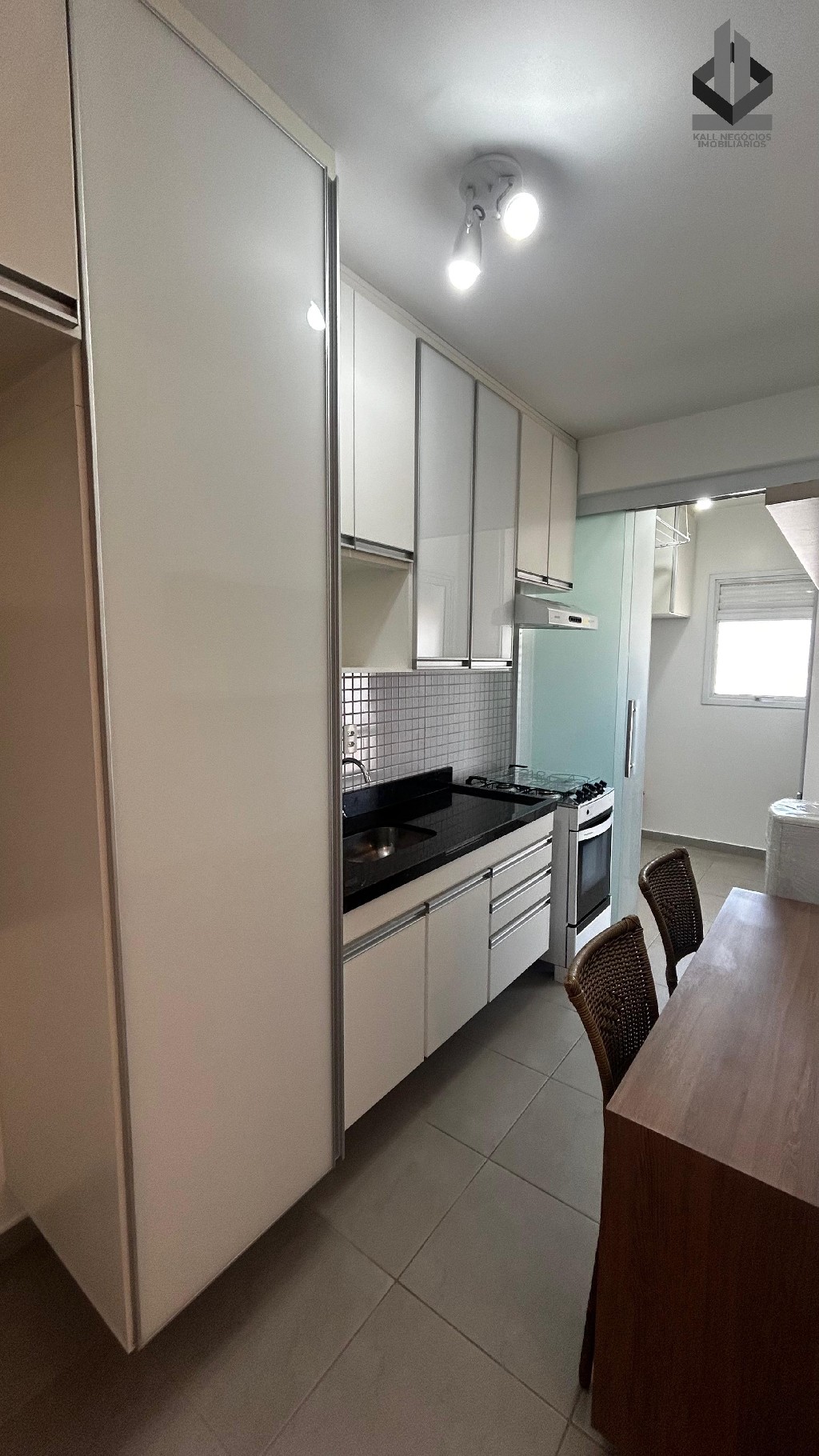 Apartamento à venda com 2 quartos, 67m² - Foto 4