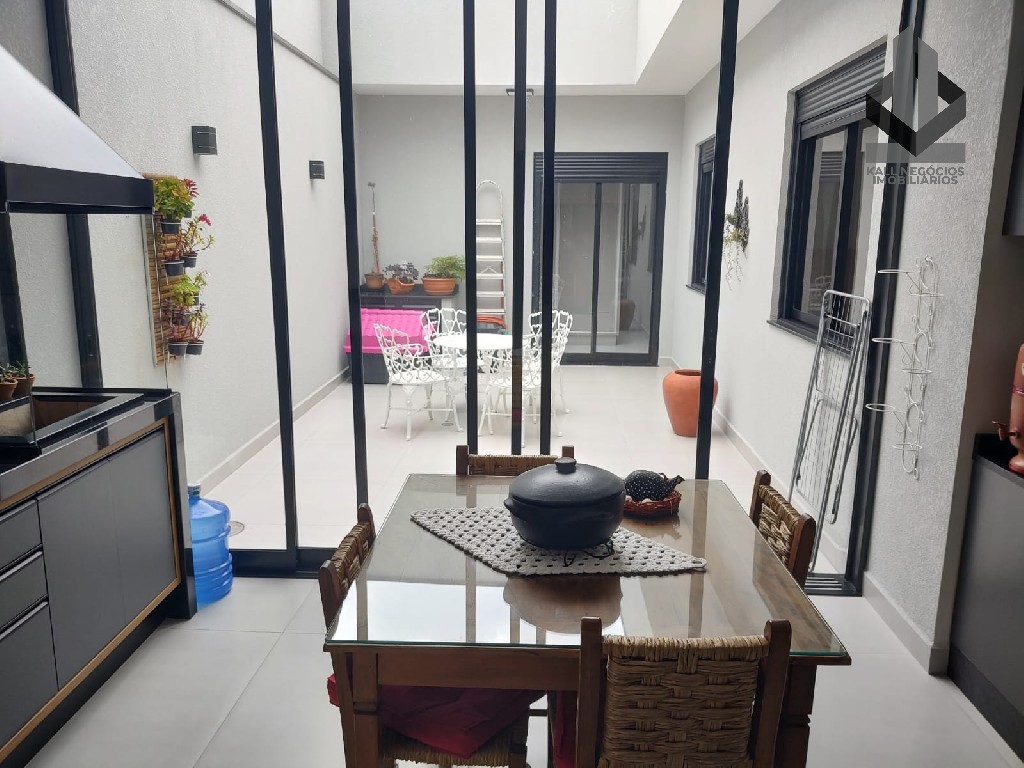 Casa à venda com 3 quartos, 210m² - Foto 30