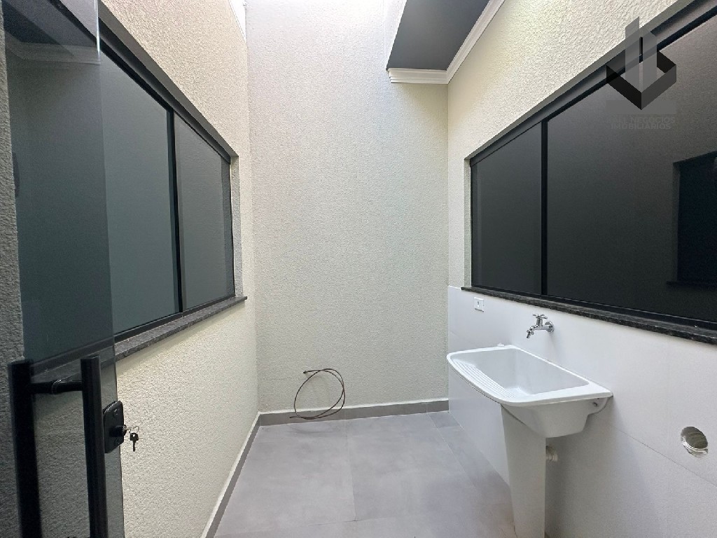 Casa à venda com 2 quartos, 70m² - Foto 8