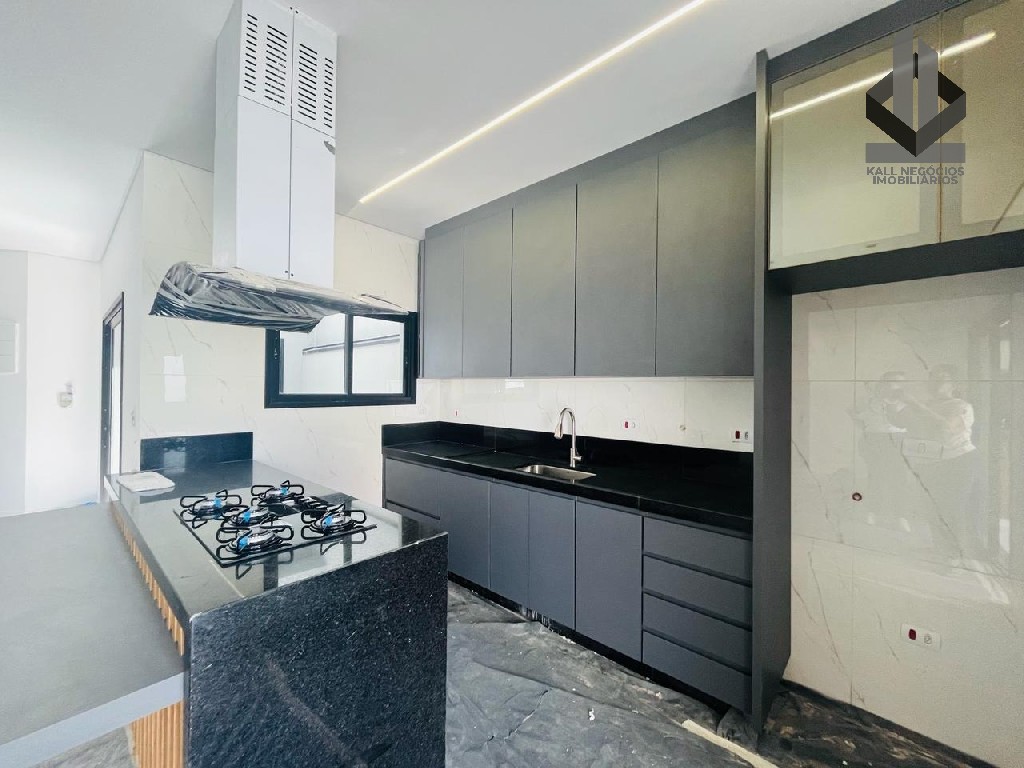 Casa à venda com 3 quartos, 201m² - Foto 4