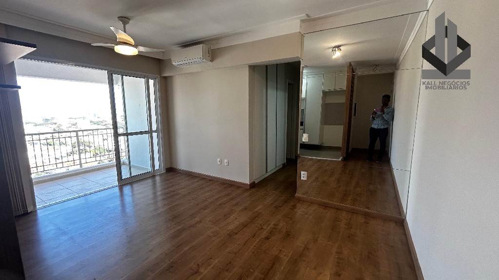 Apartamento à venda com 2 quartos, 67m² - Foto 2