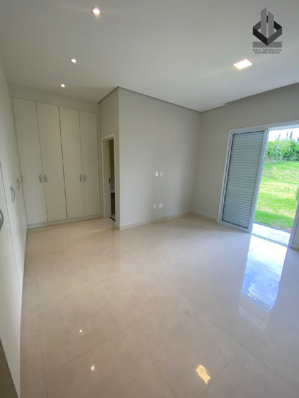 Casa à venda com 3 quartos, 1000m² - Foto 25