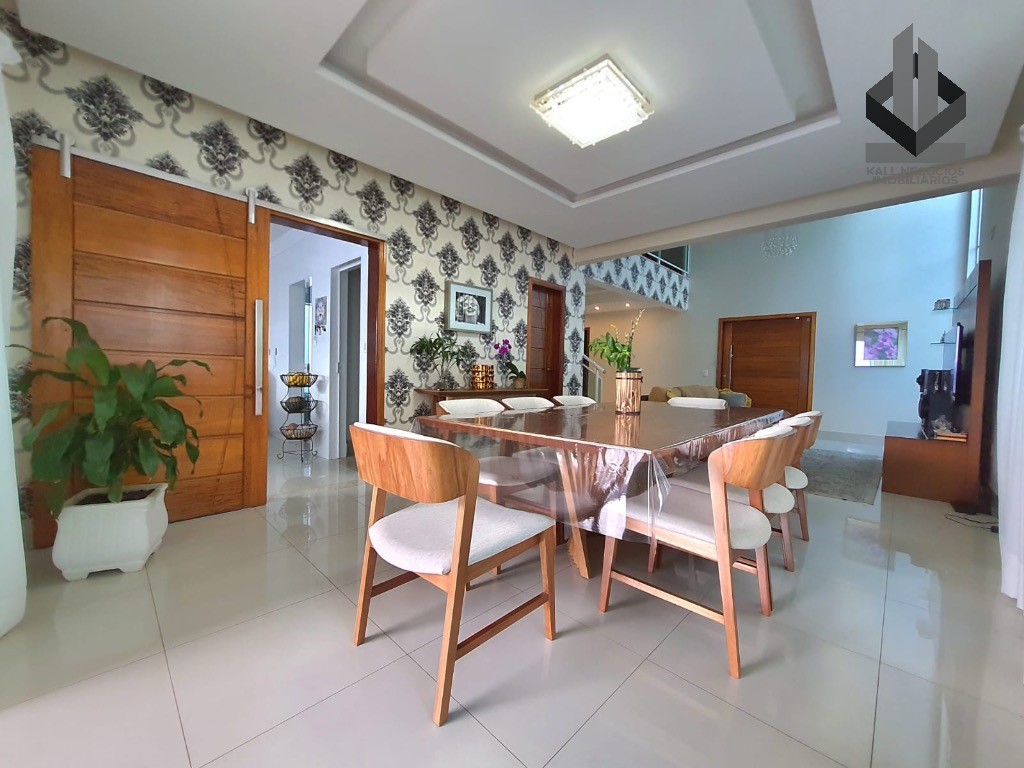 Casa à venda com 4 quartos, 360m² - Foto 1