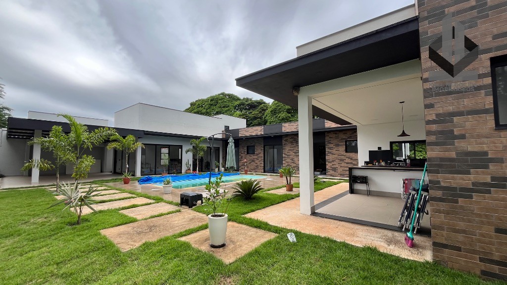 Chácara, 3 quartos, 1031 m² - Foto 1