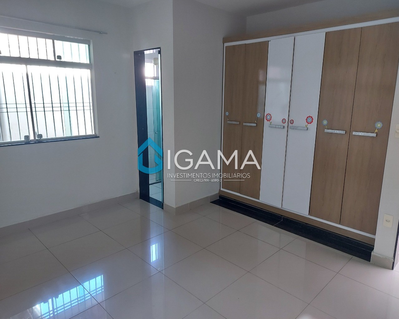 Casa à venda com 4 quartos, 280m² - Foto 11