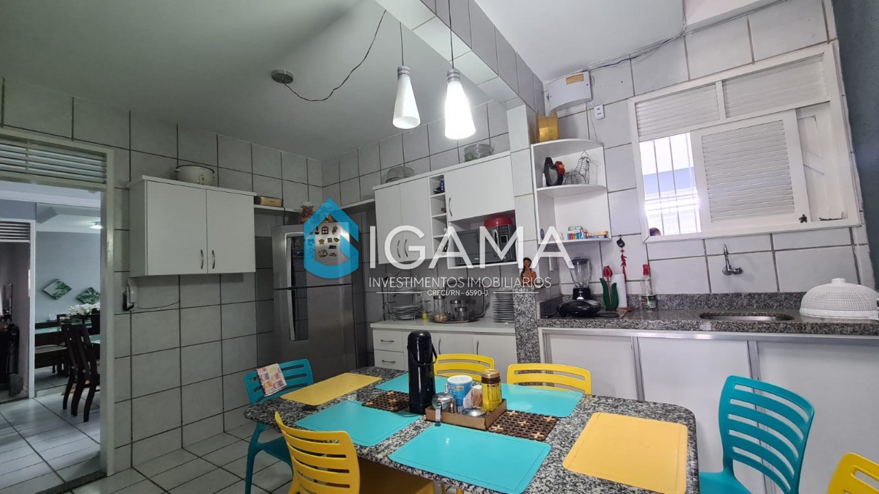 Casa à venda com 3 quartos, 240m² - Foto 5