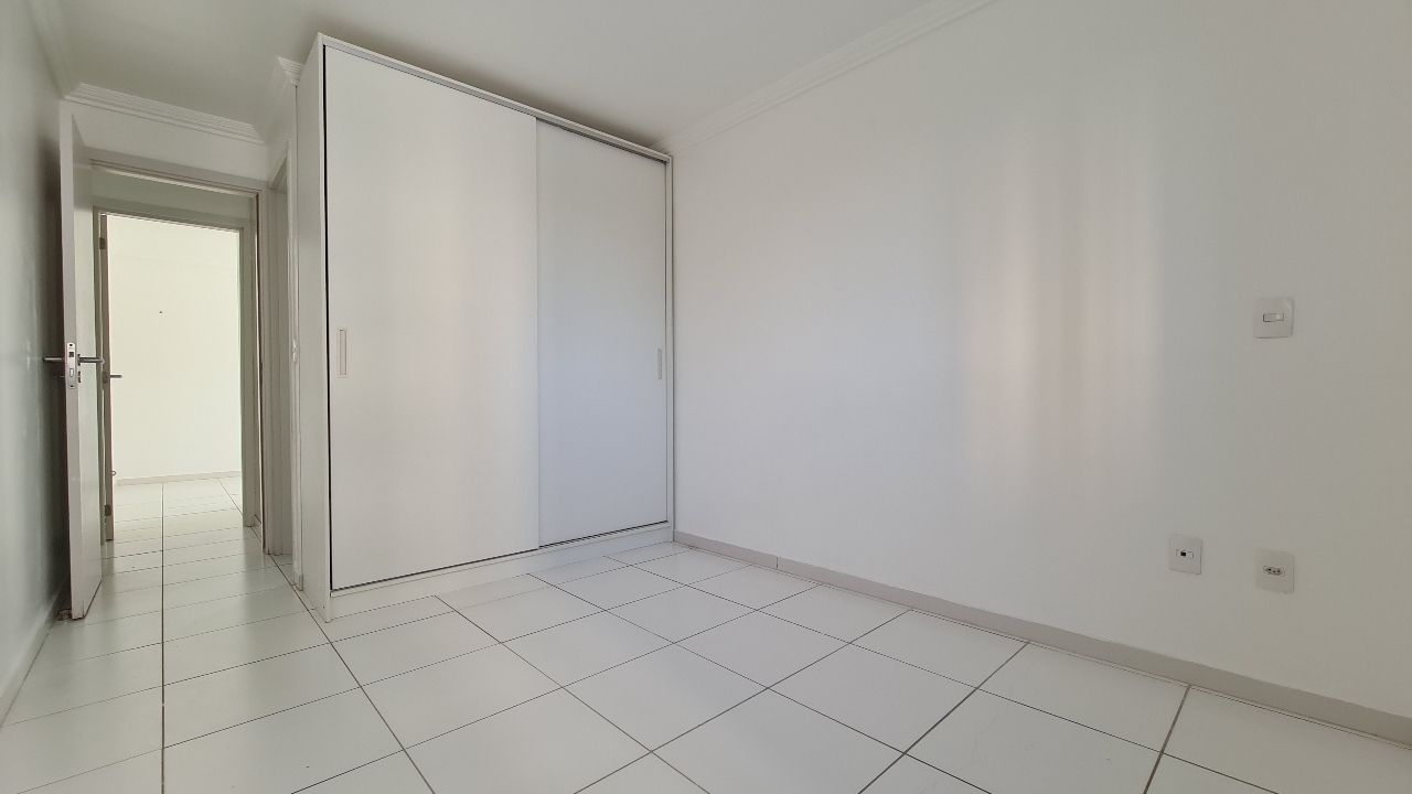 Apartamento à venda com 3 quartos, 76m² - Foto 9