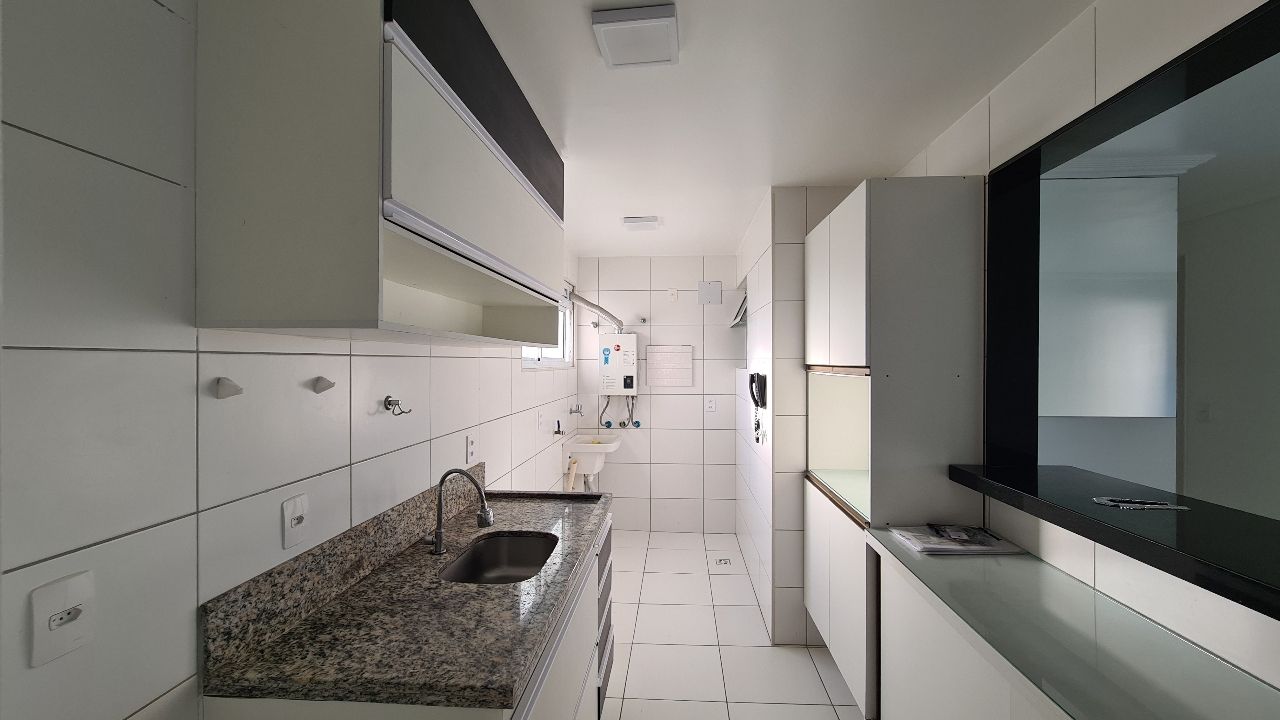 Apartamento à venda com 3 quartos, 76m² - Foto 1